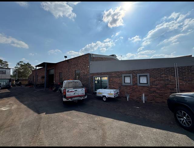 684M² WAREHOUSE FOR SALE IN STORMILL